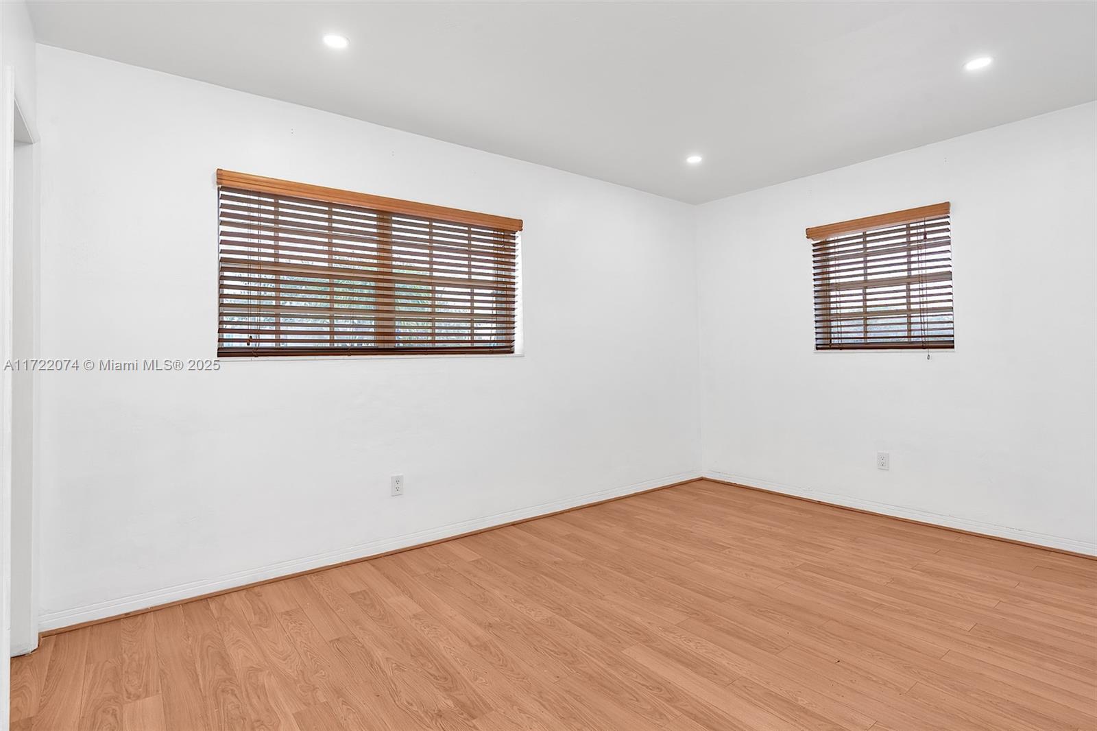 1320 NE 205th Ter