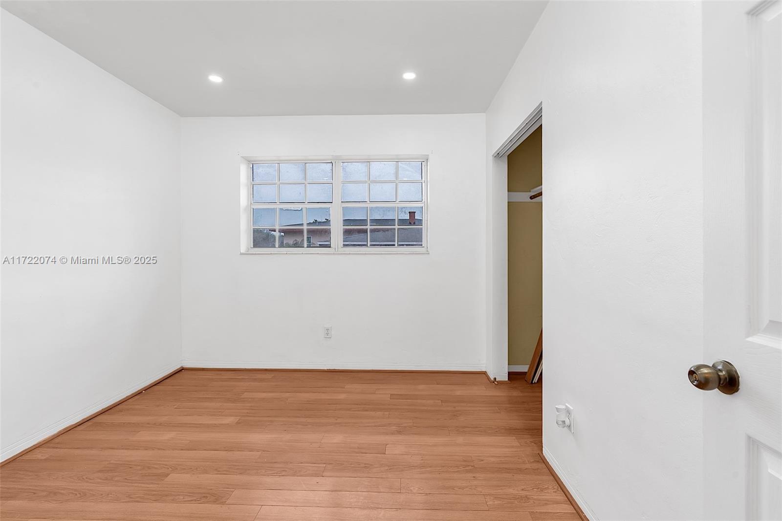 1320 NE 205th Ter