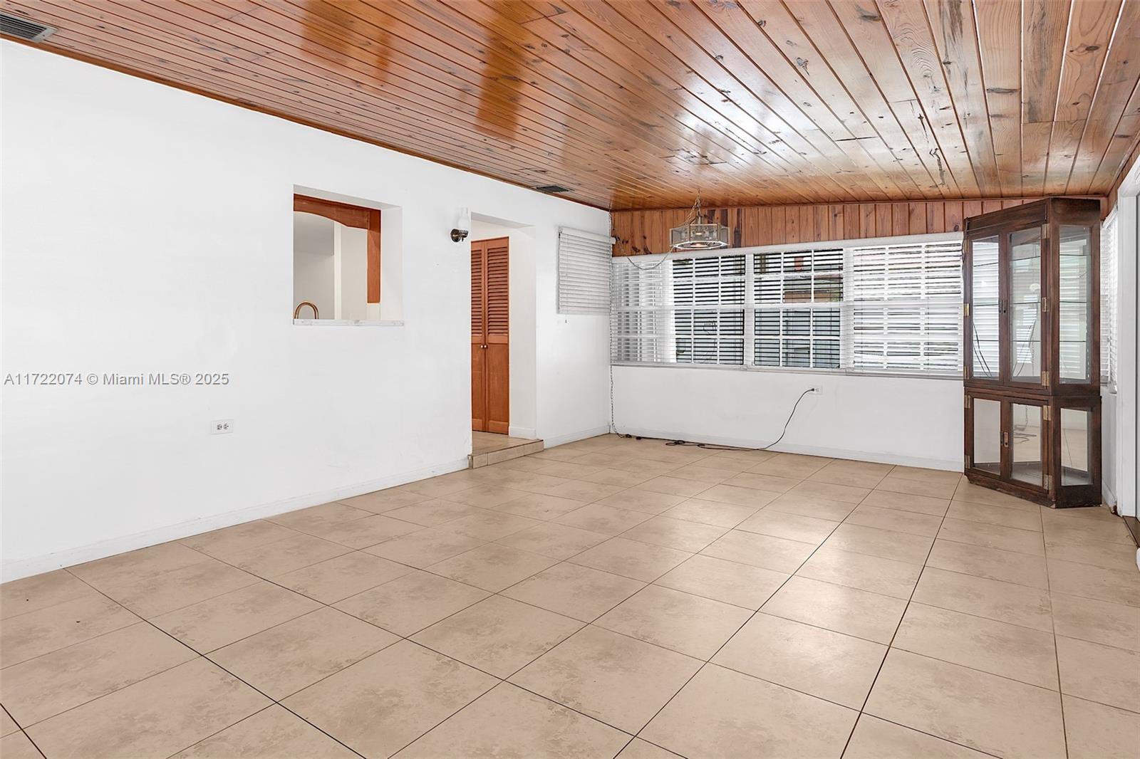 1320 NE 205th Ter