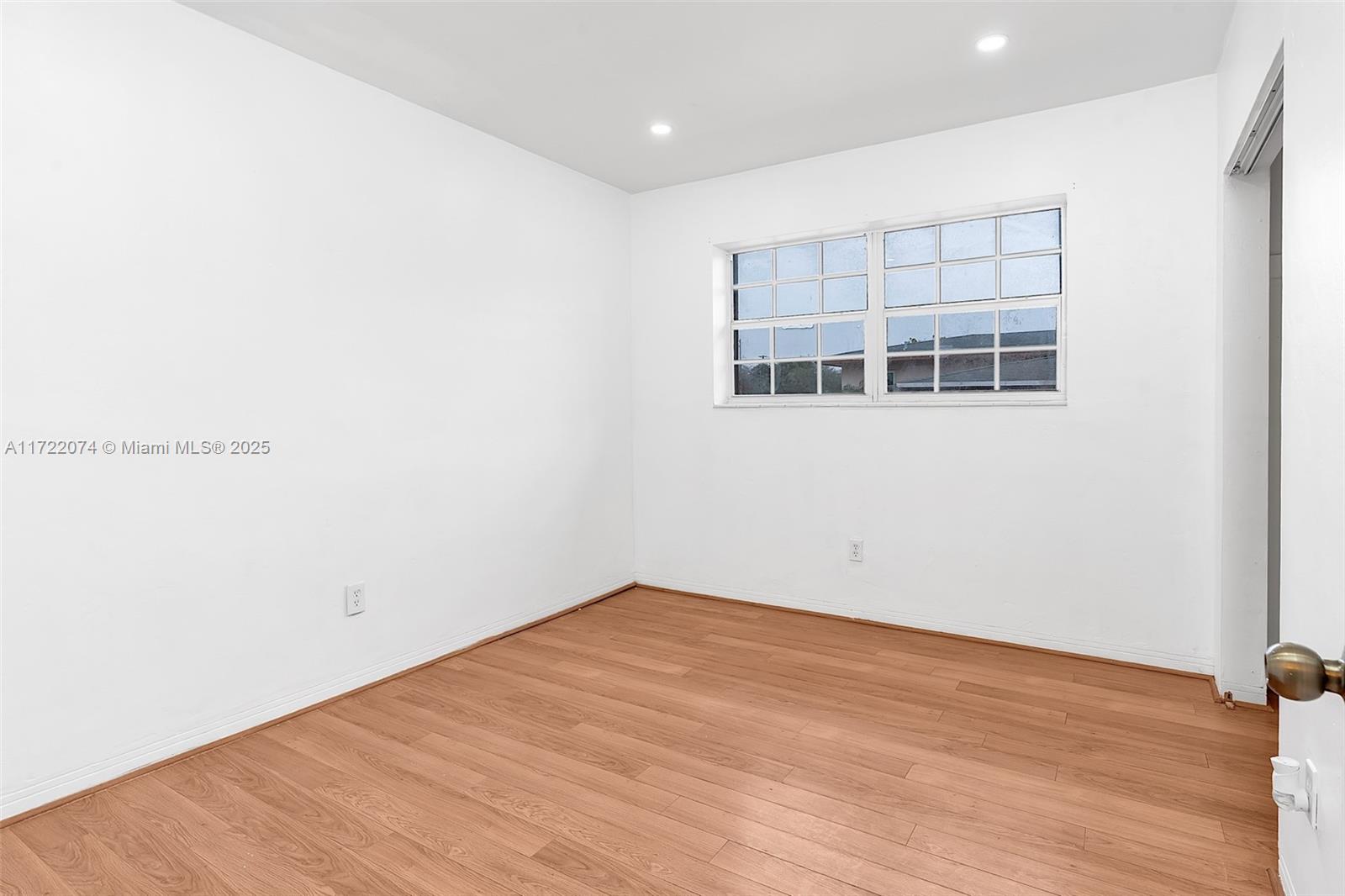 1320 NE 205th Ter