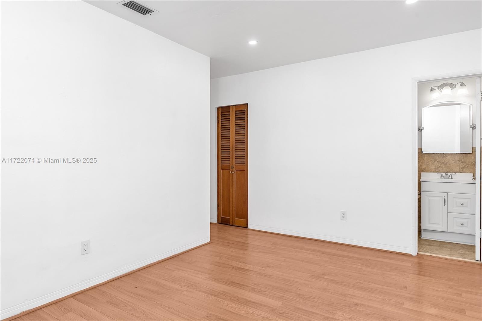 1320 NE 205th Ter