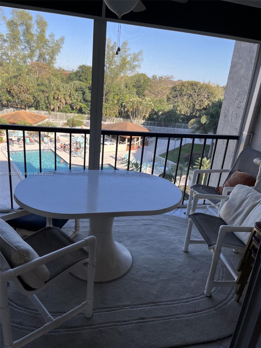 3930 Inverrary # D Unit: 506-D