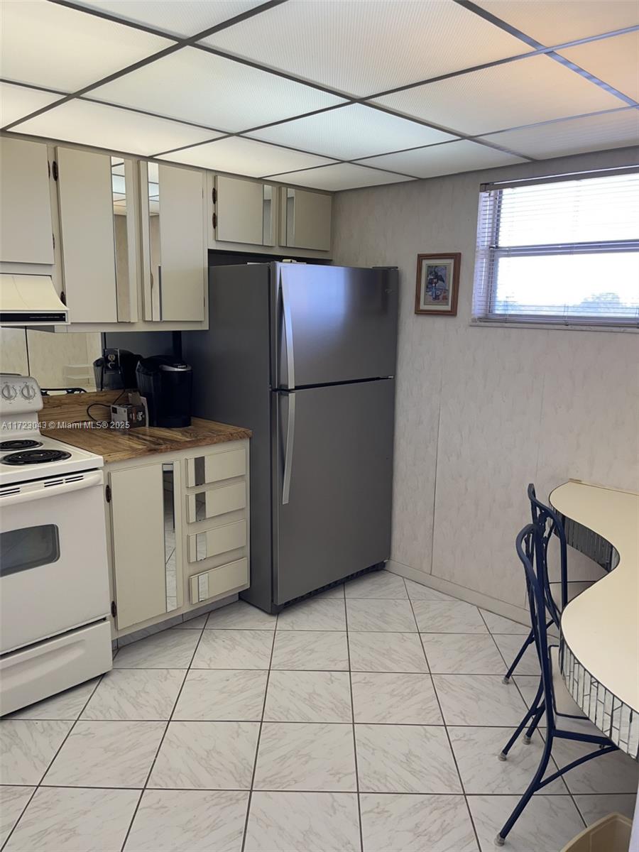 3930 Inverrary # D Unit: 506-D