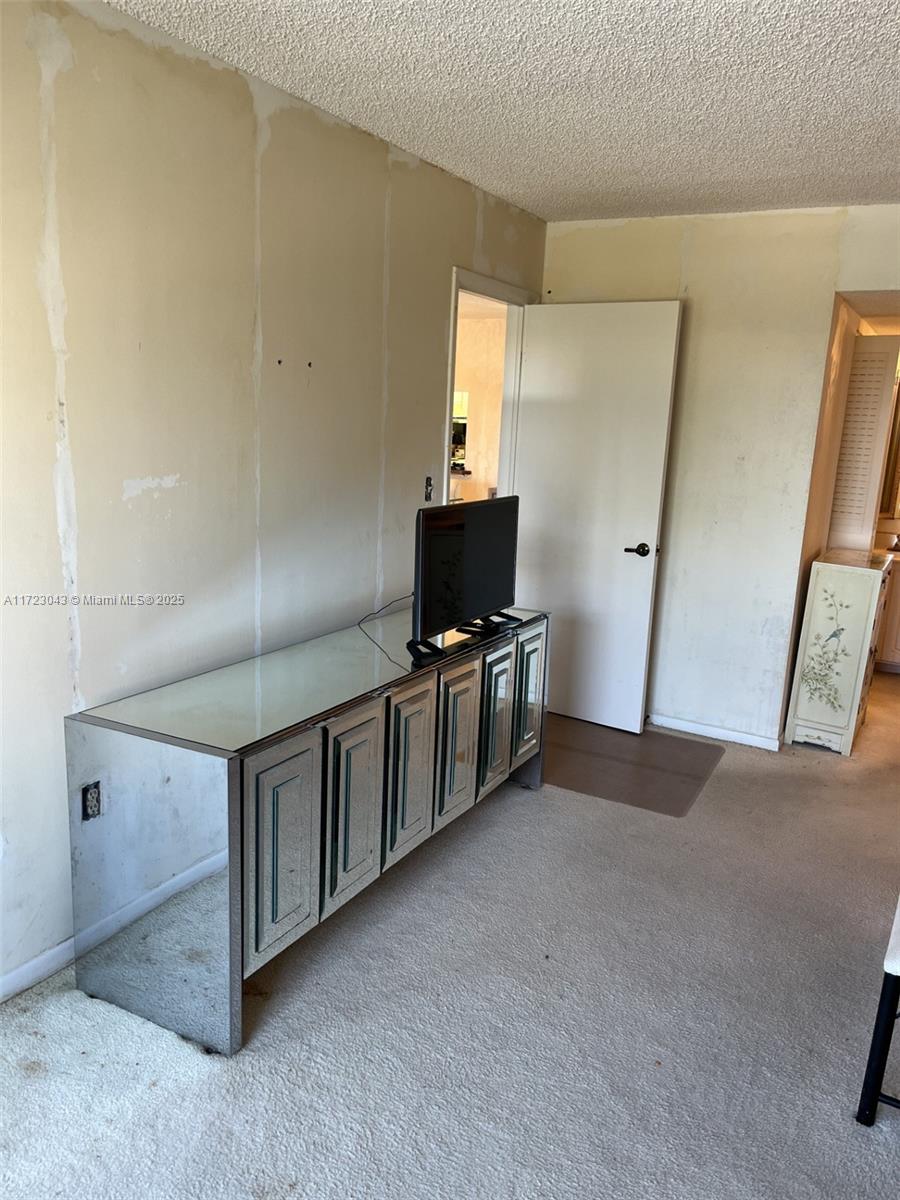 3930 Inverrary # D Unit: 506-D