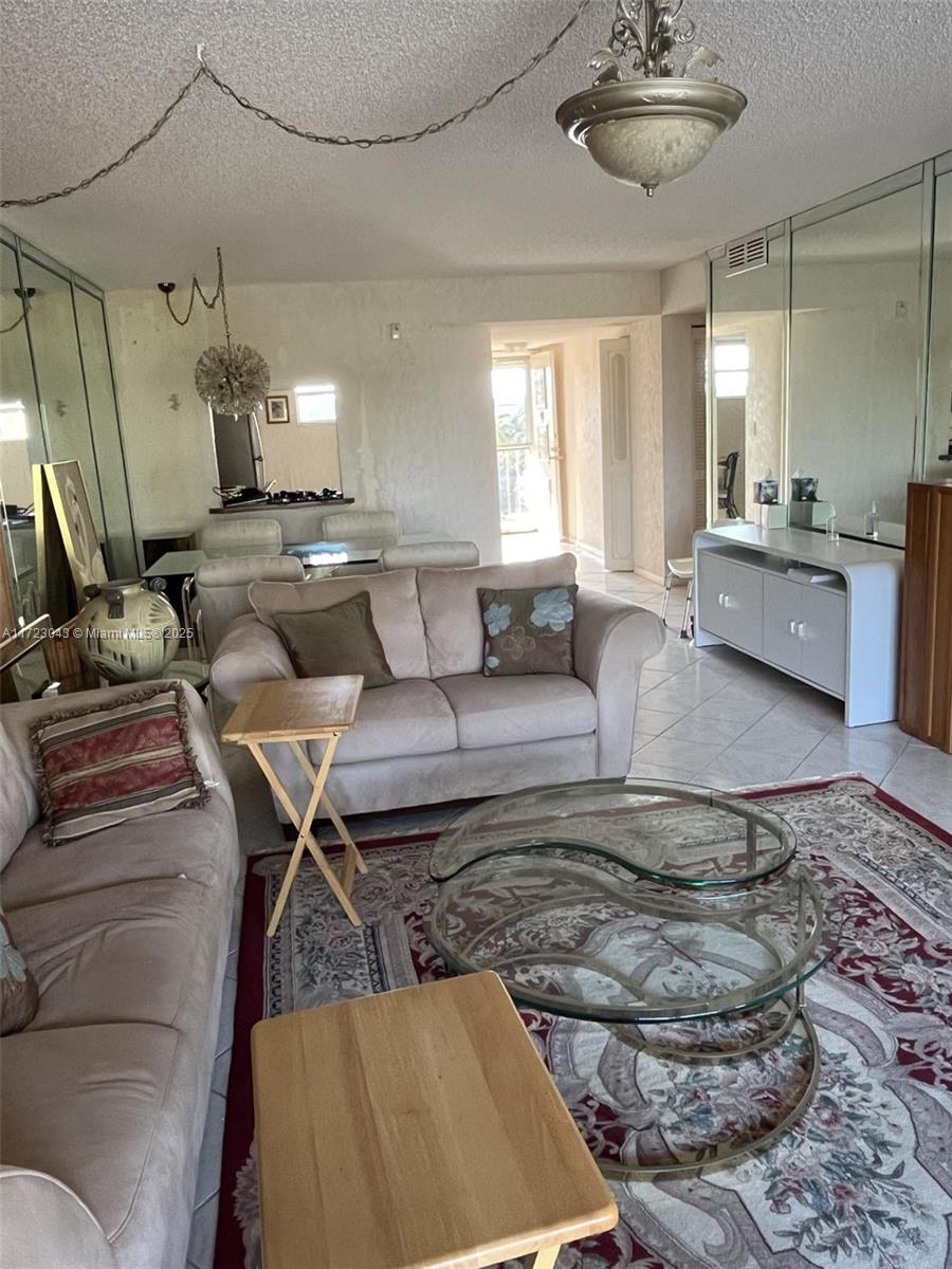 3930 Inverrary # D Unit: 506-D