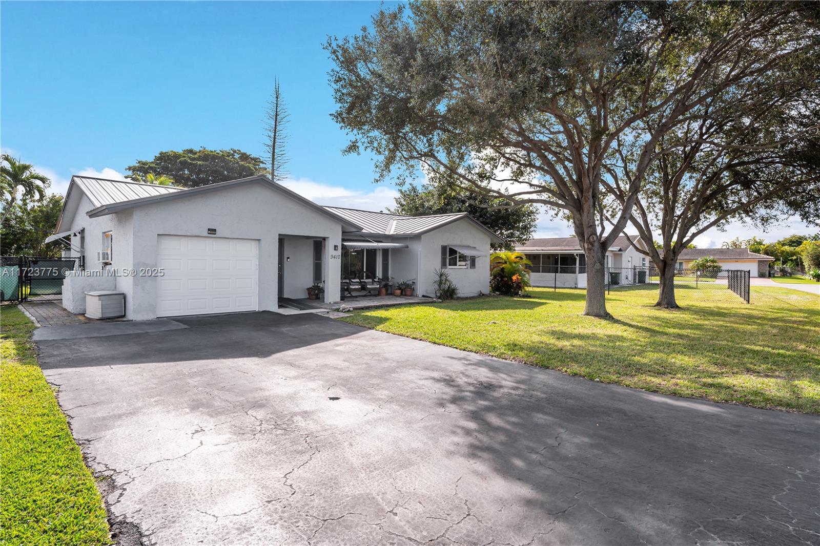 9410 NW 74th Pl