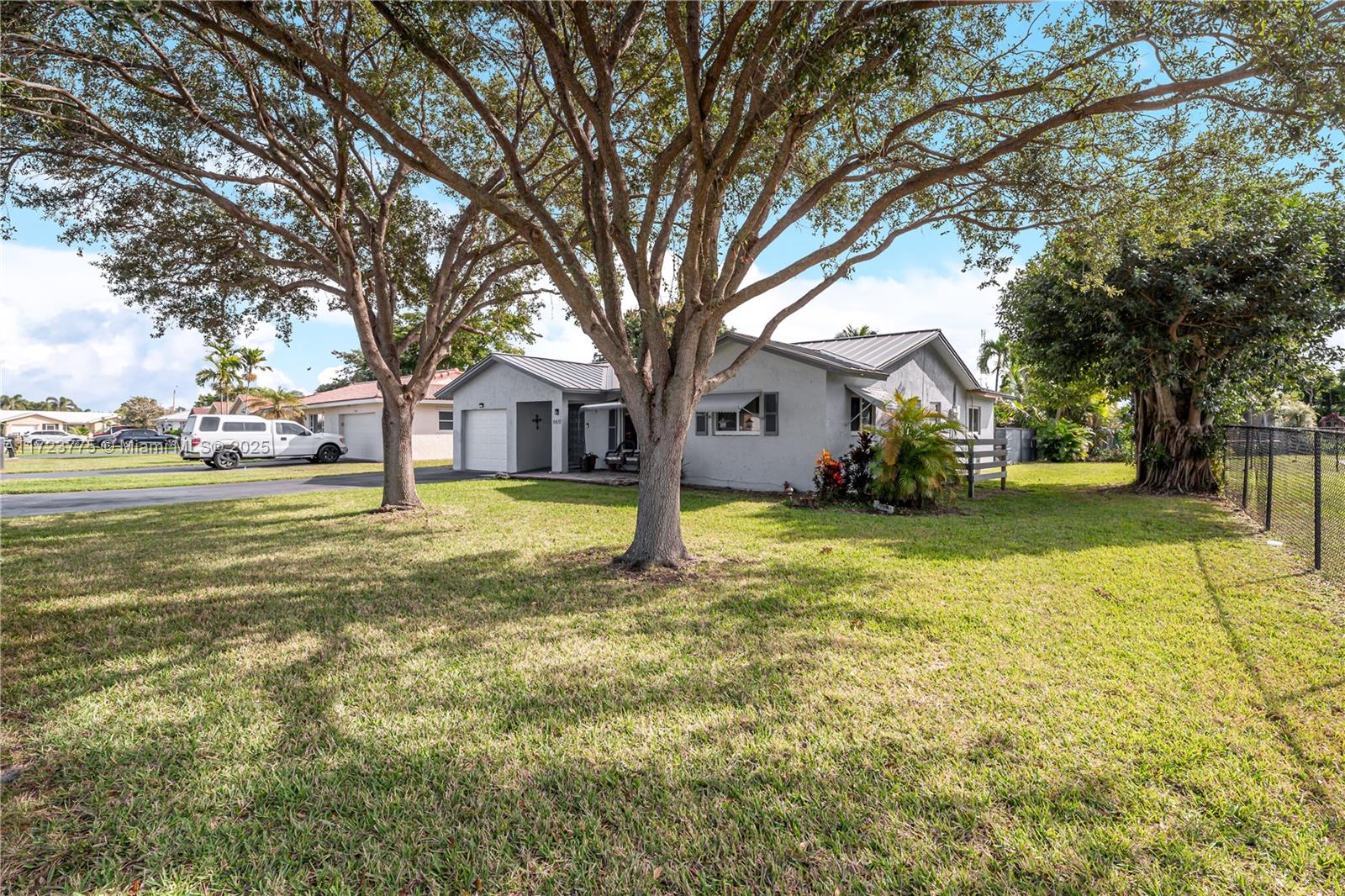 9410 NW 74th Pl