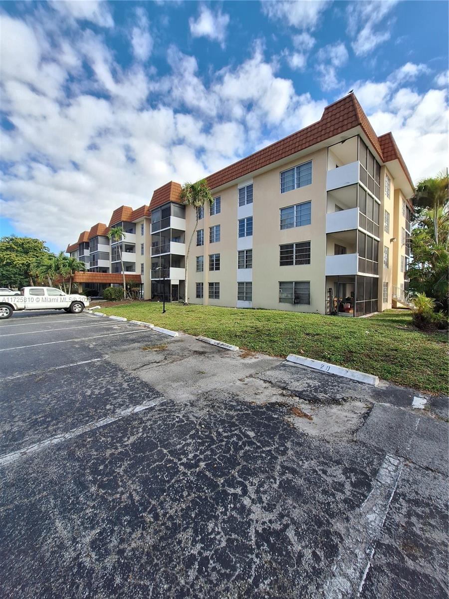 4170 Inverrary Dr # 302