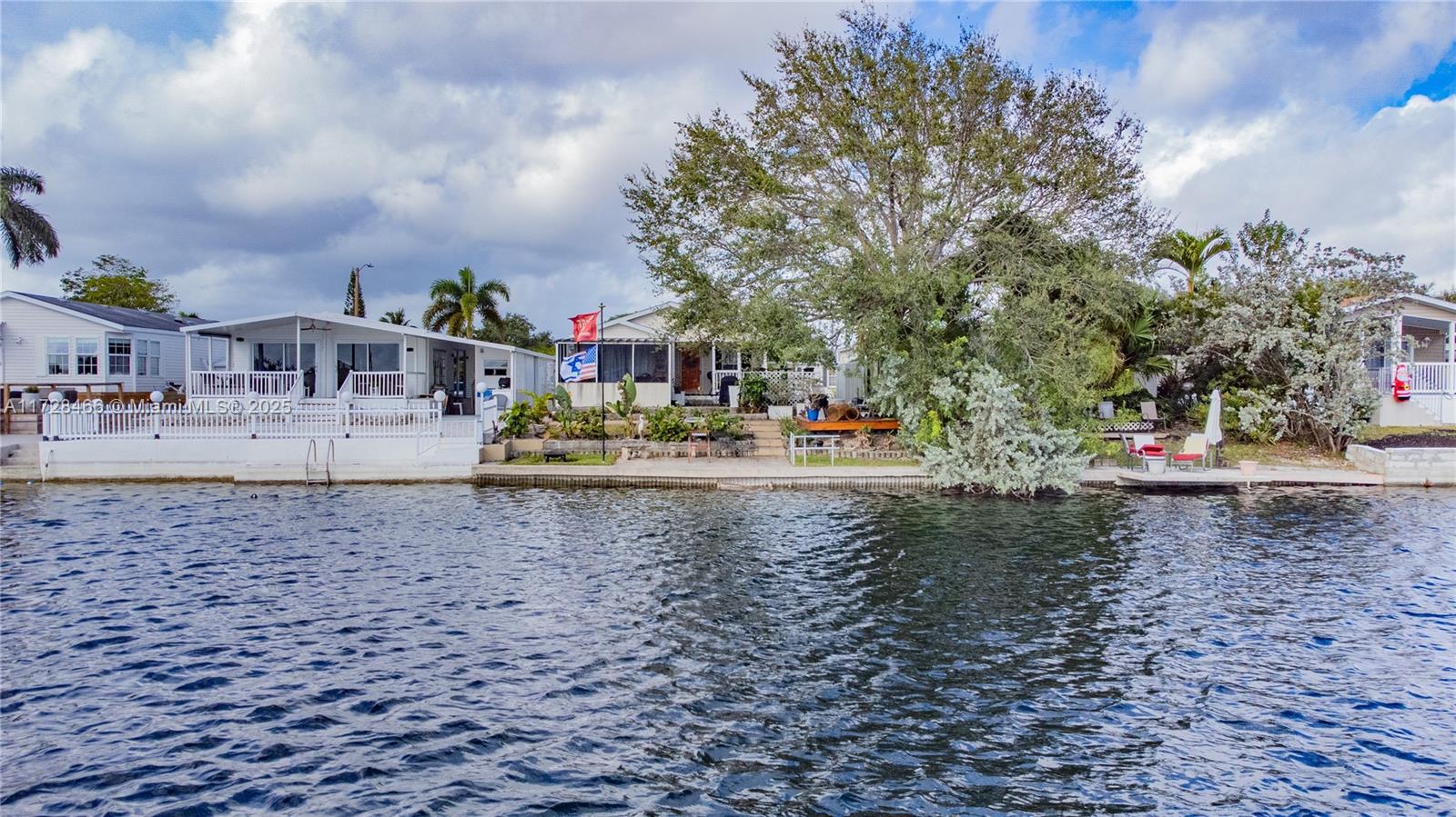 3070 Cove Dr