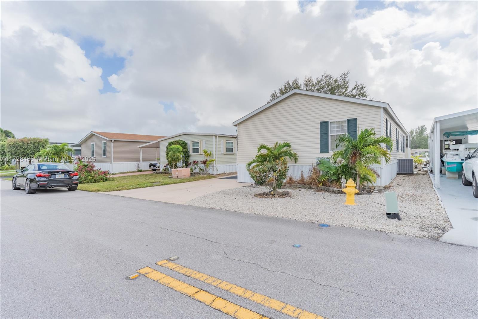3070 Cove Dr