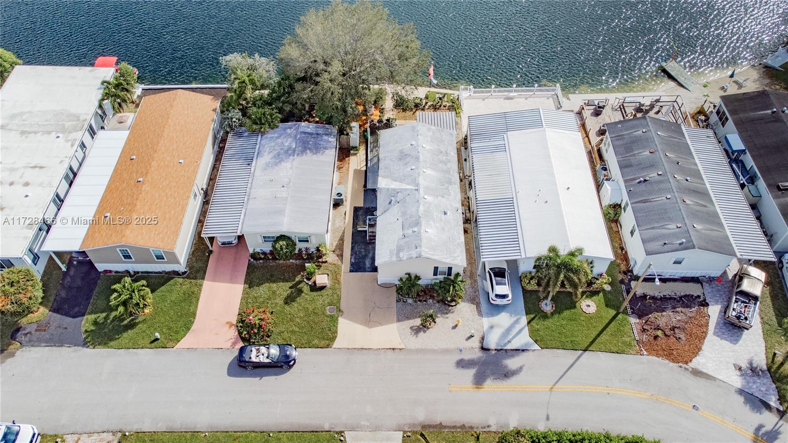 3070 Cove Dr