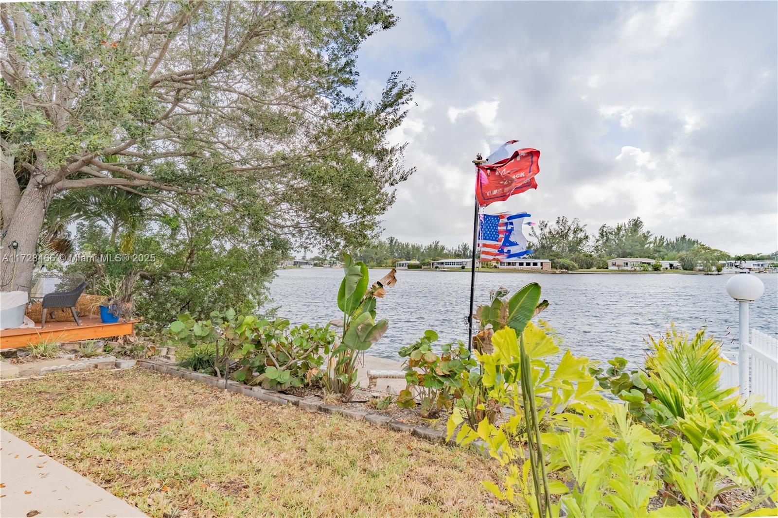 3070 Cove Dr