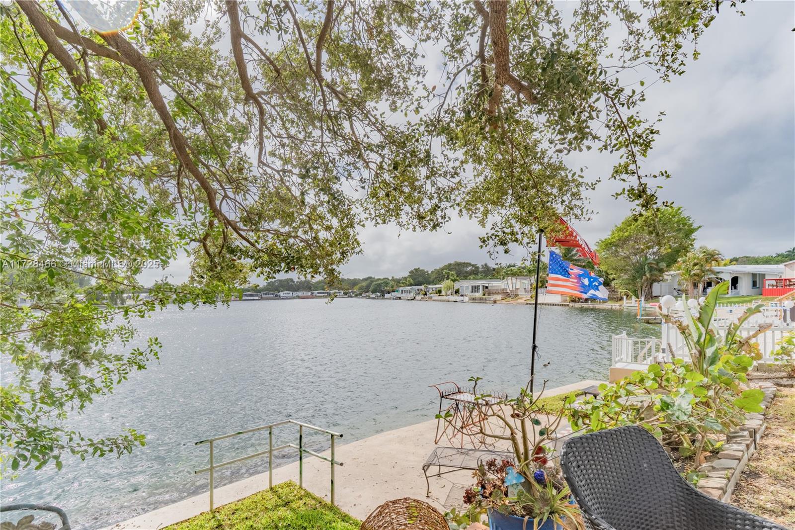 3070 Cove Dr