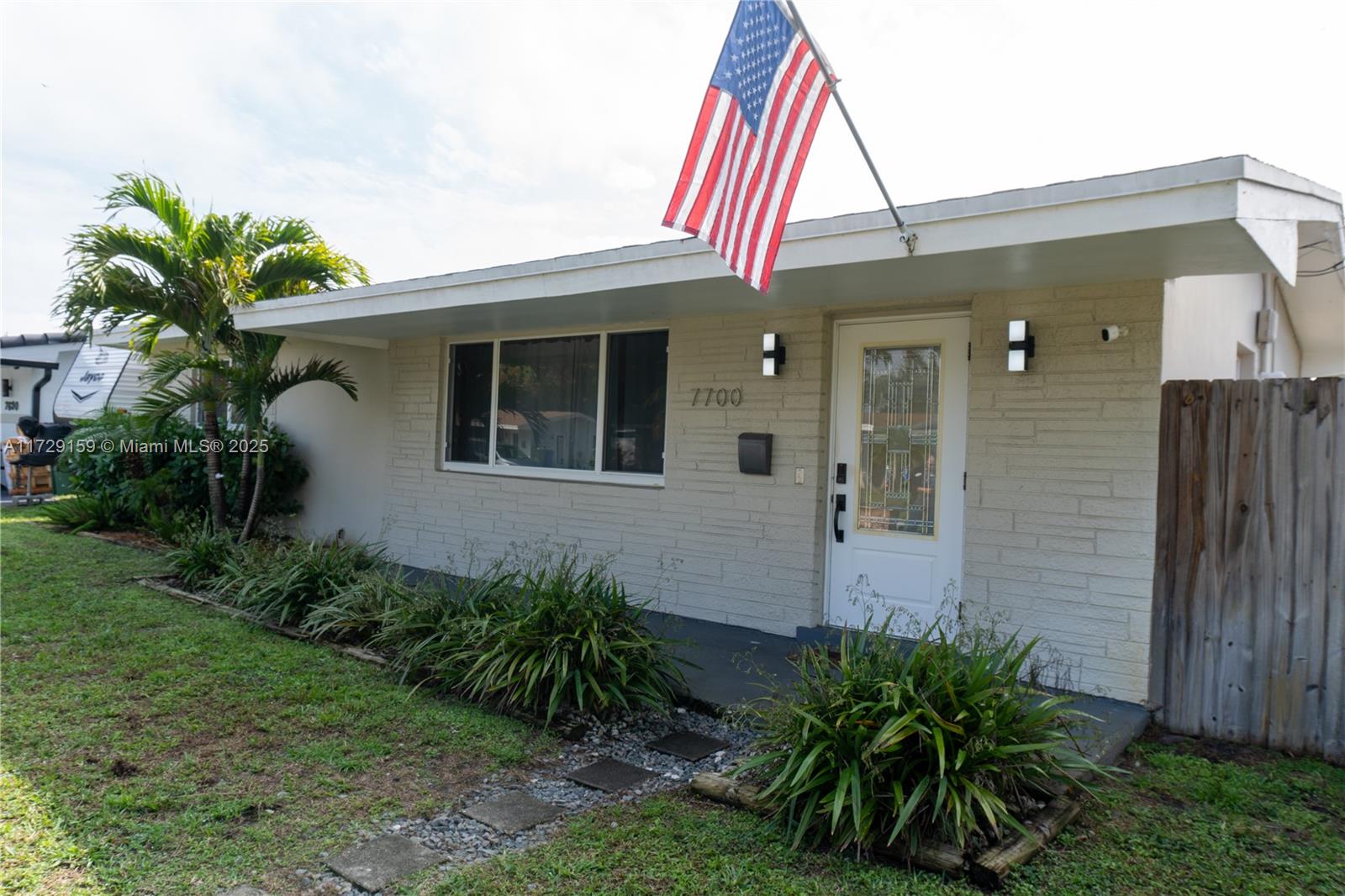 7700 NW 16th Ct