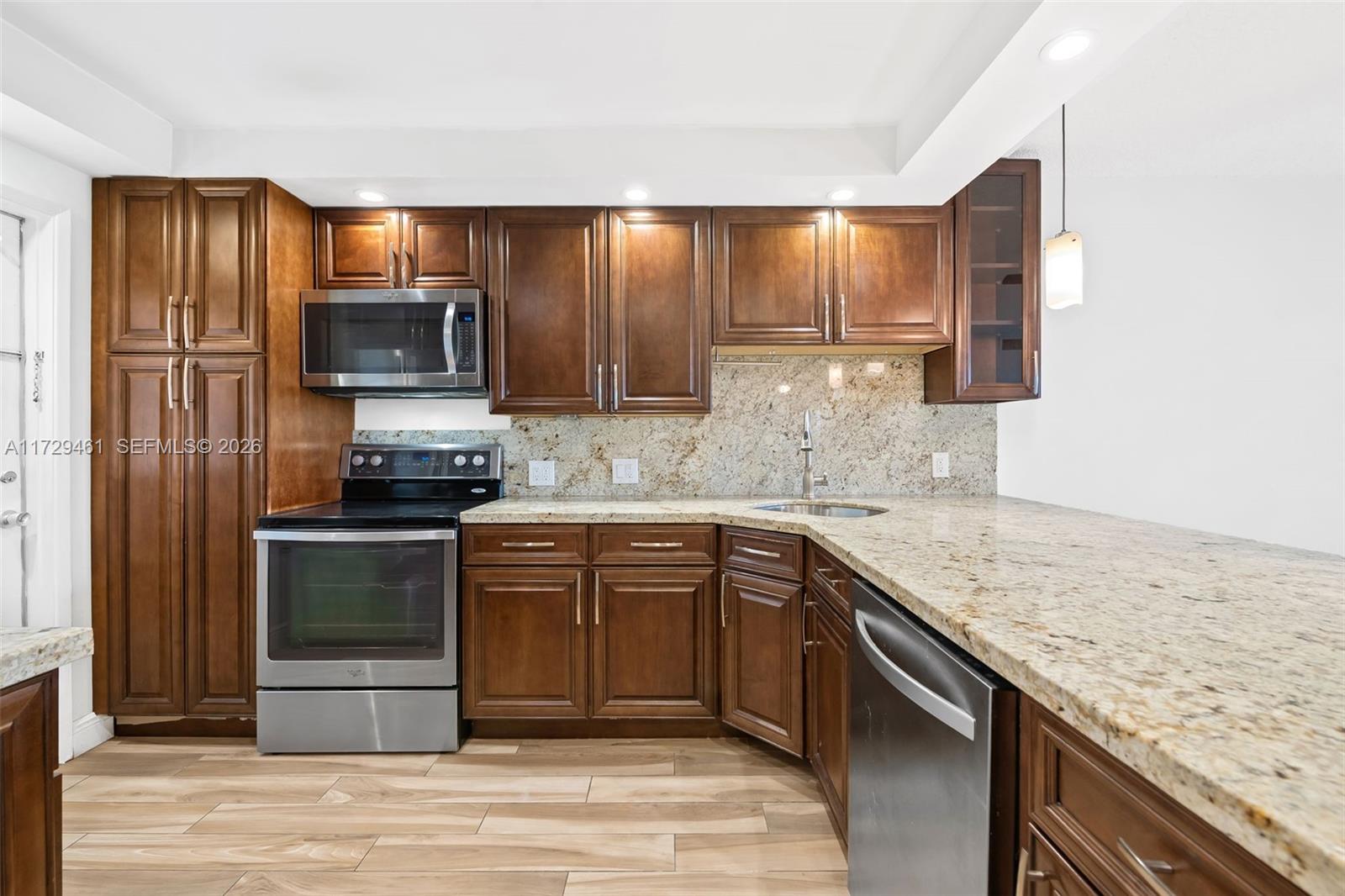 3050 N Palm Aire Dr # 501