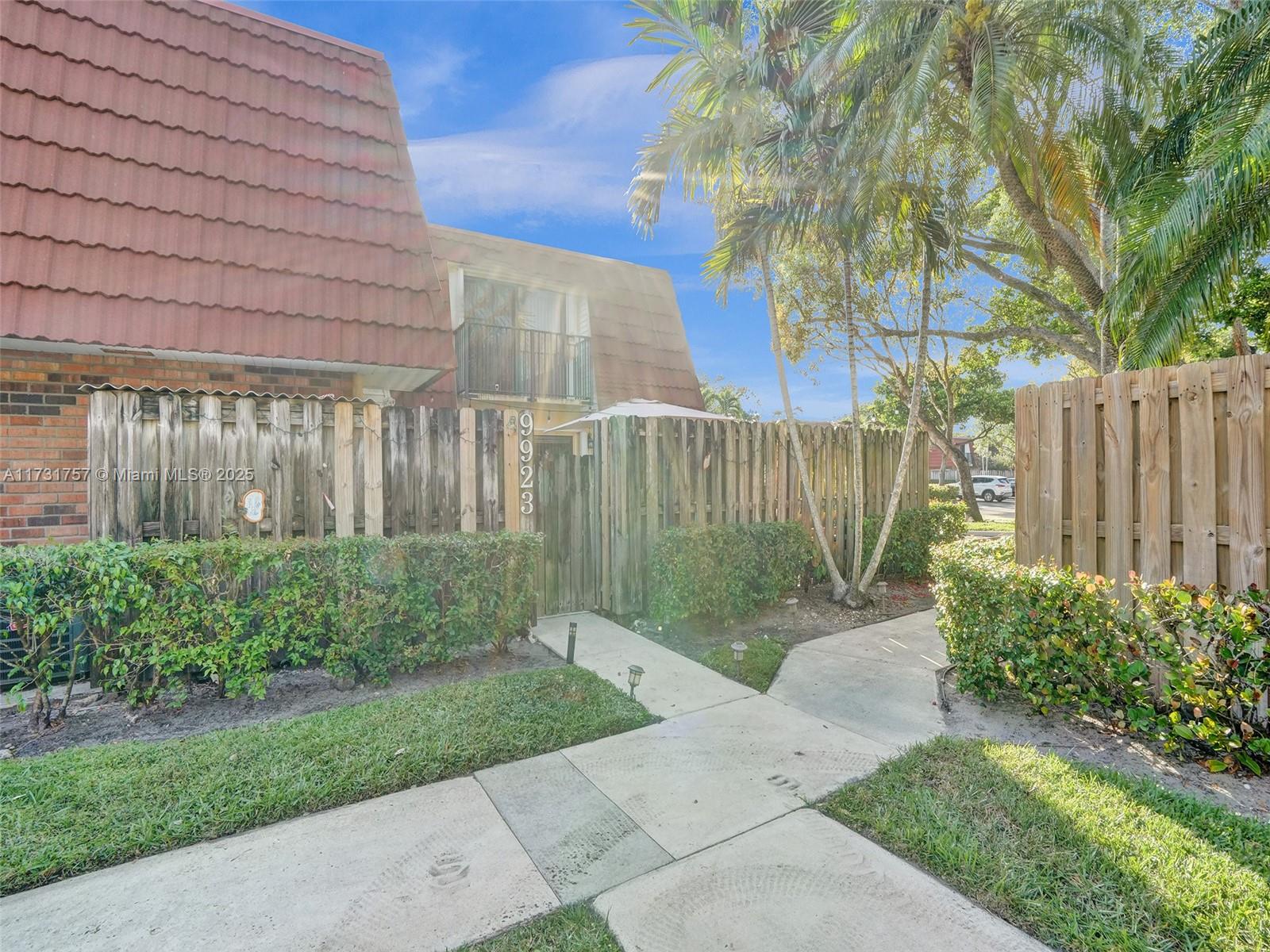 9923 NW 6th Ct