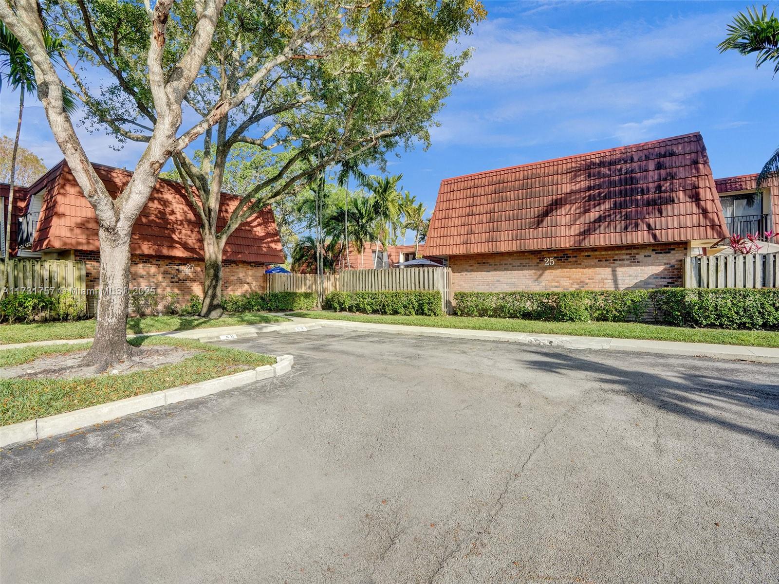 9923 NW 6th Ct