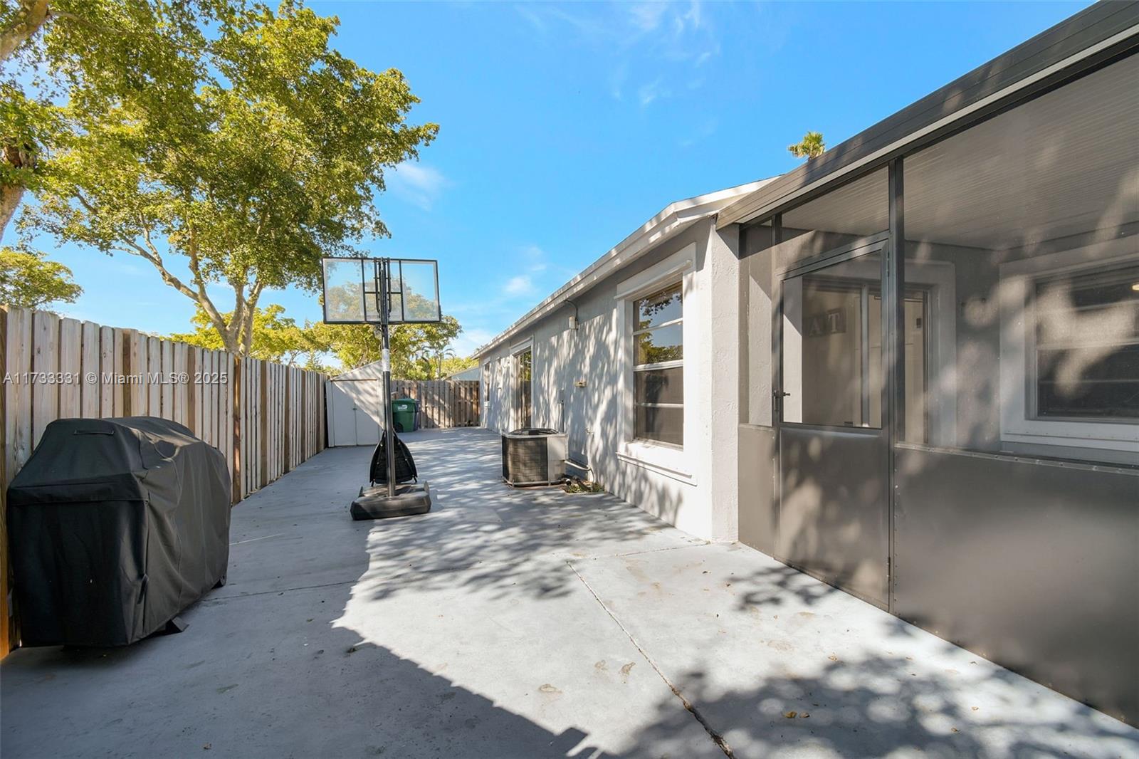 19901 NW 67th Cir Ct