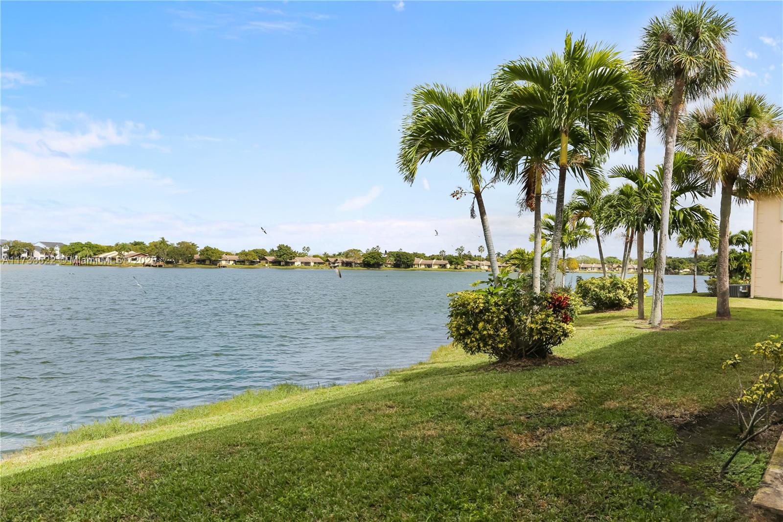 5530 Lakeside Dr # 104