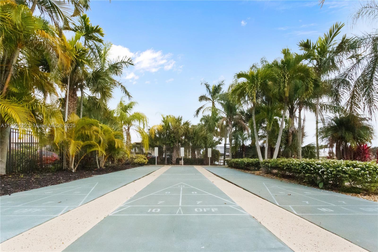 5530 Lakeside Dr # 104