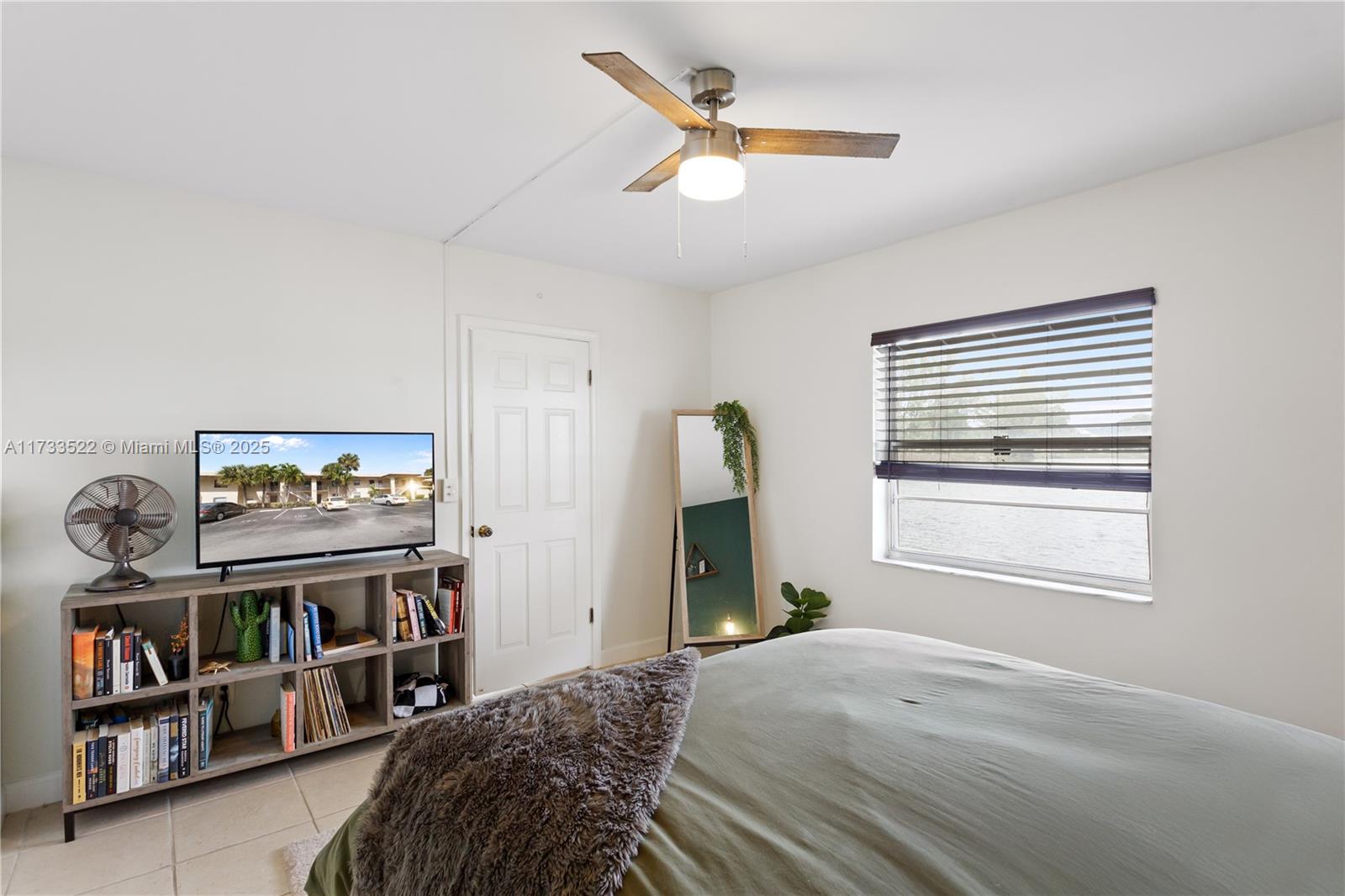 5530 Lakeside Dr # 104