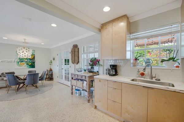 8445 SW 43rd Ter