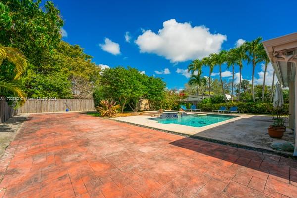 8445 SW 43rd Ter