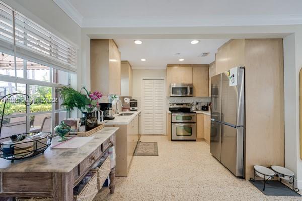8445 SW 43rd Ter