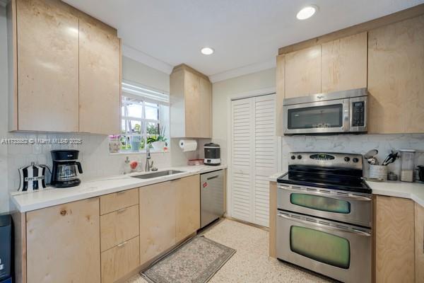 8445 SW 43rd Ter