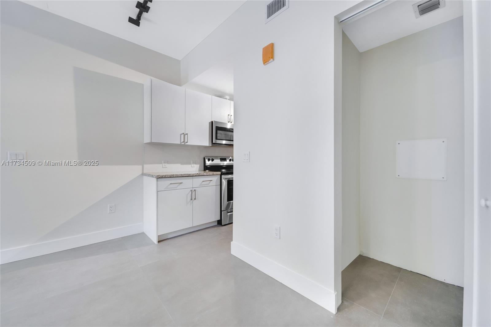 1536 NW 15th Ave # 103