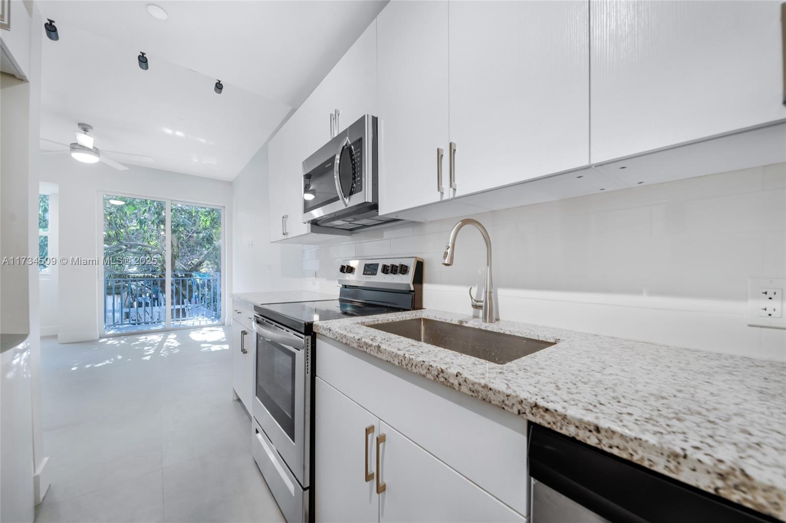 1536 NW 15th Ave # 103