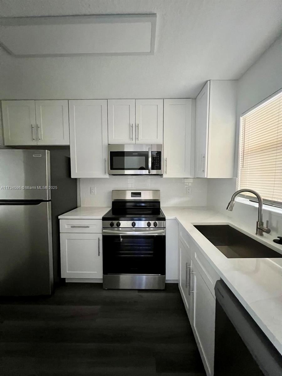 6020 Shakerwood Cir # 201