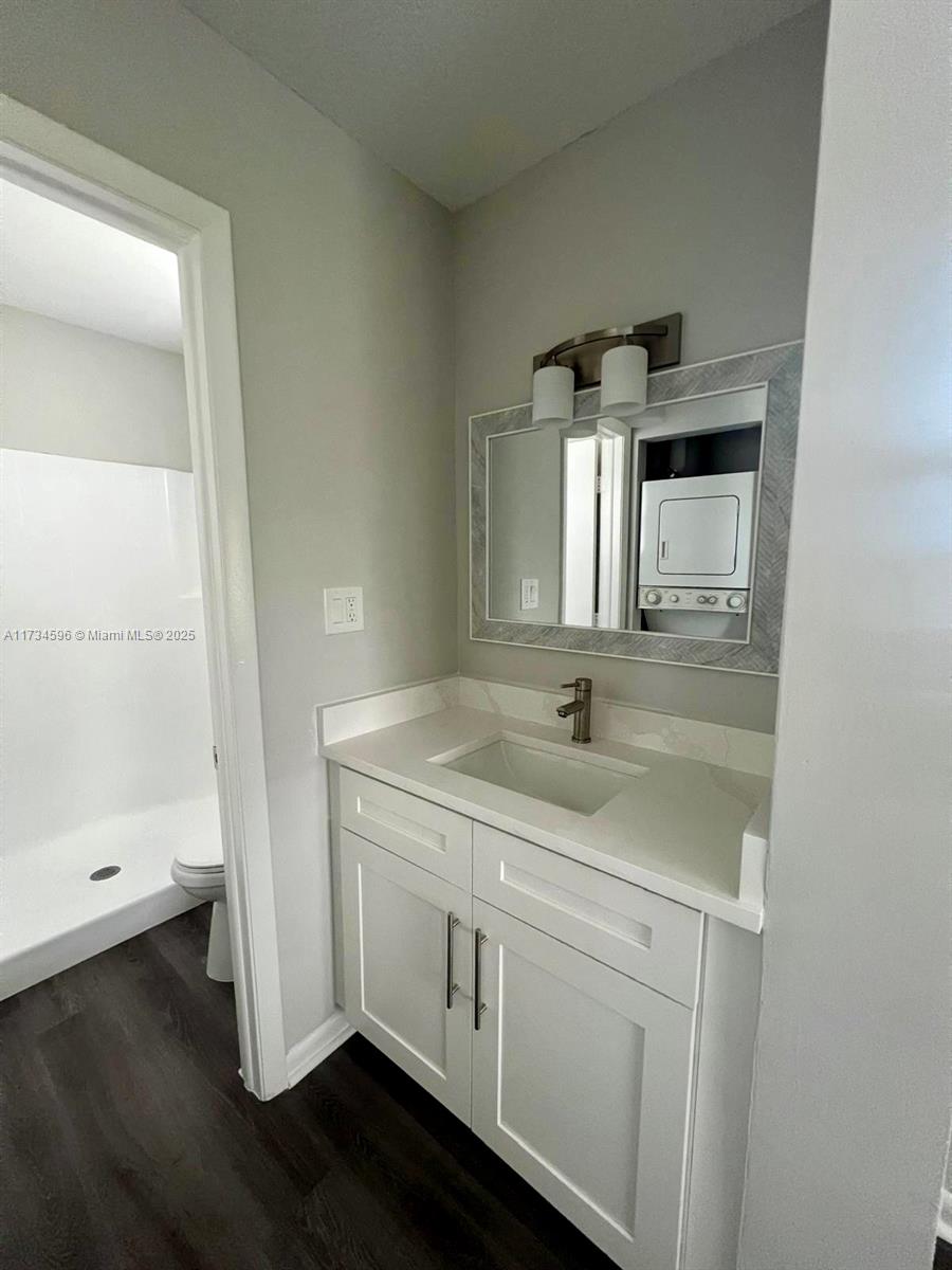 6020 Shakerwood Cir # 201