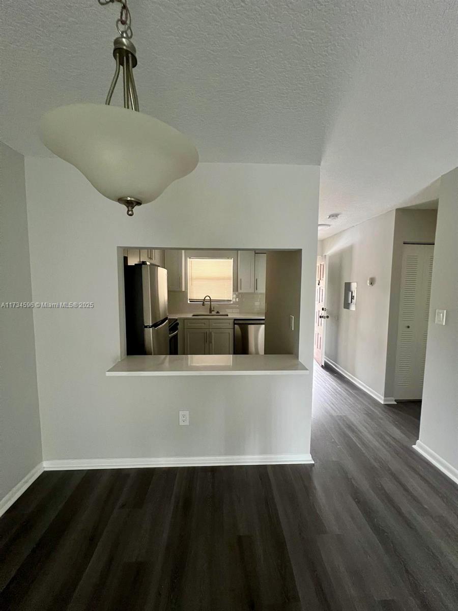 6020 Shakerwood Cir # 201