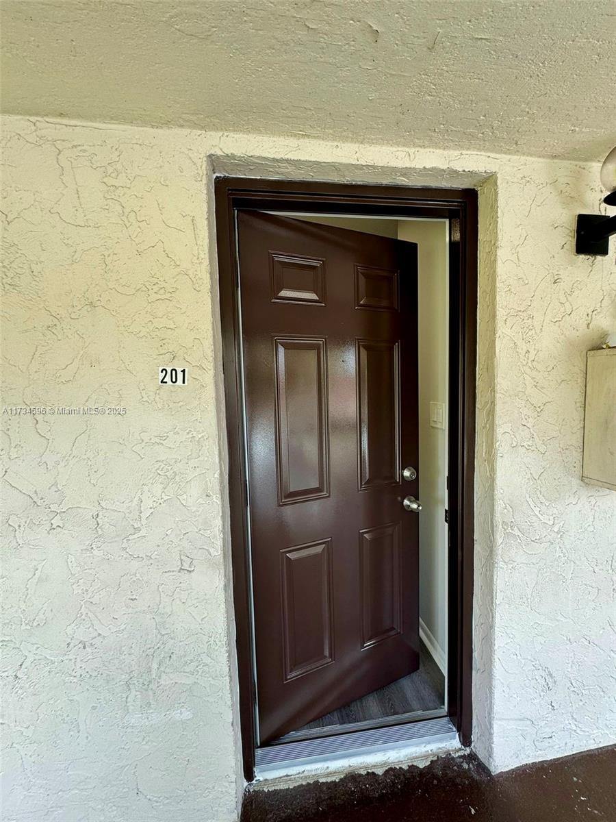 6020 Shakerwood Cir # 201