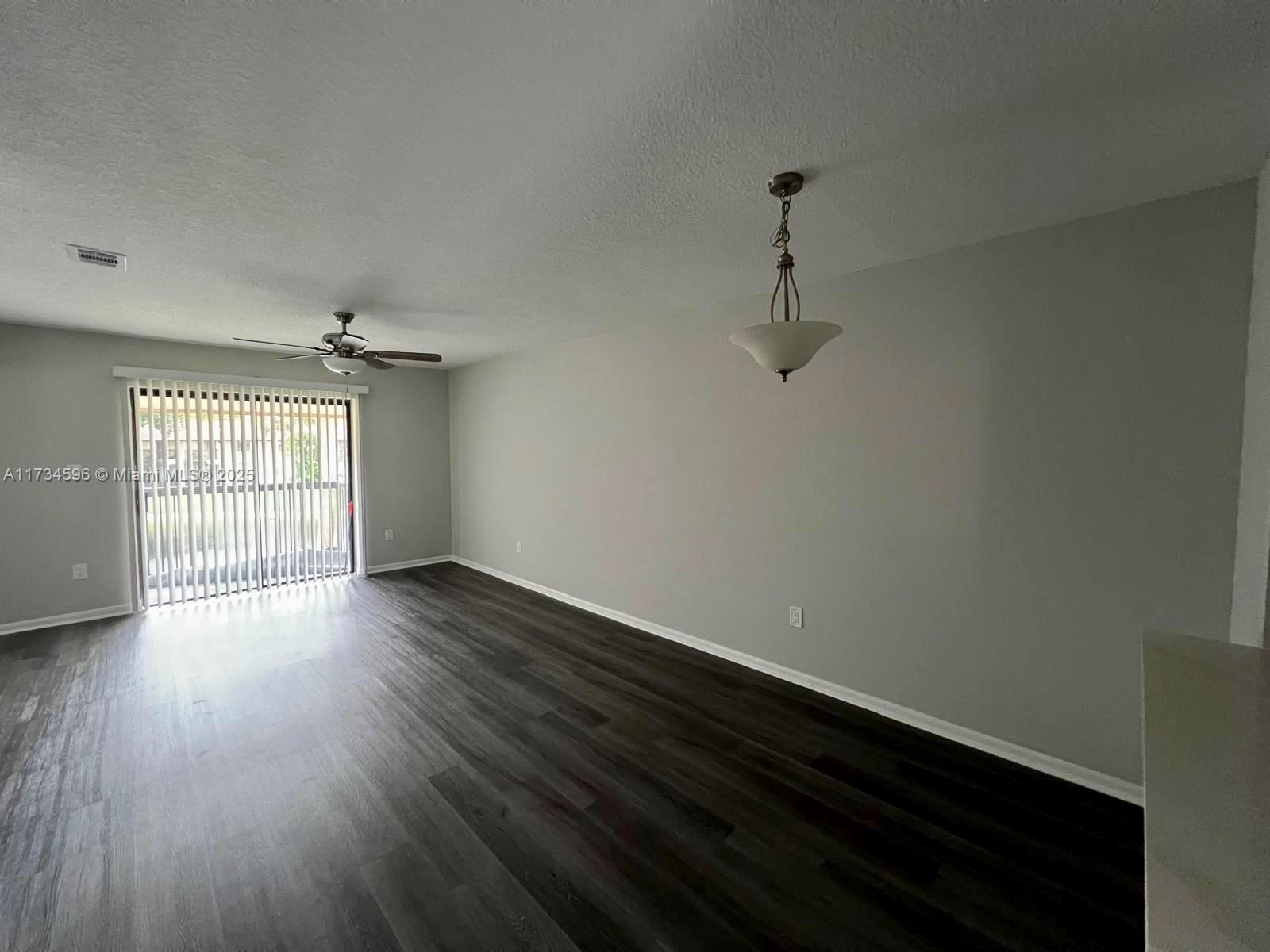 6020 Shakerwood Cir # 201