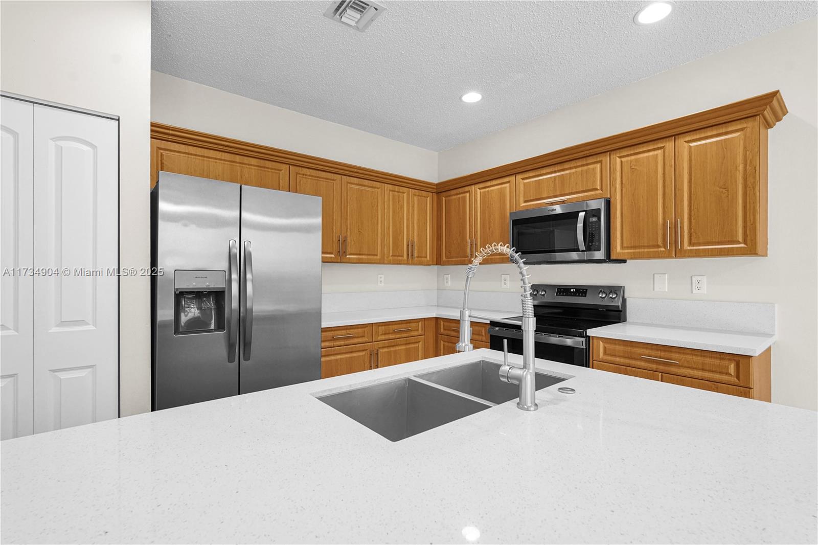 978 NE 42nd Pl # 978