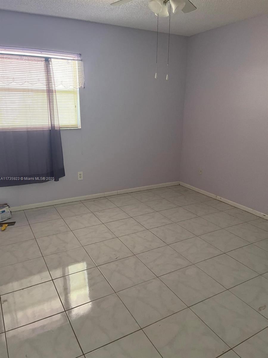 2800 Somerset Dr # 403J