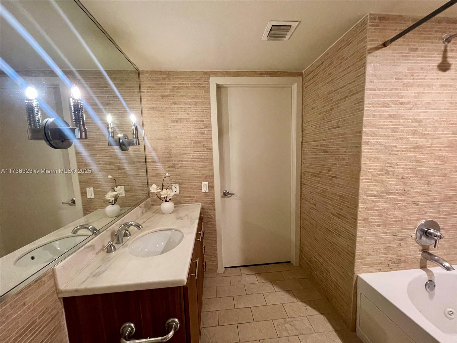 50 Biscayne Blvd # 505