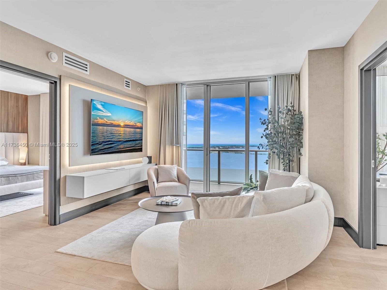 1300 Brickell Bay Dr # 2905