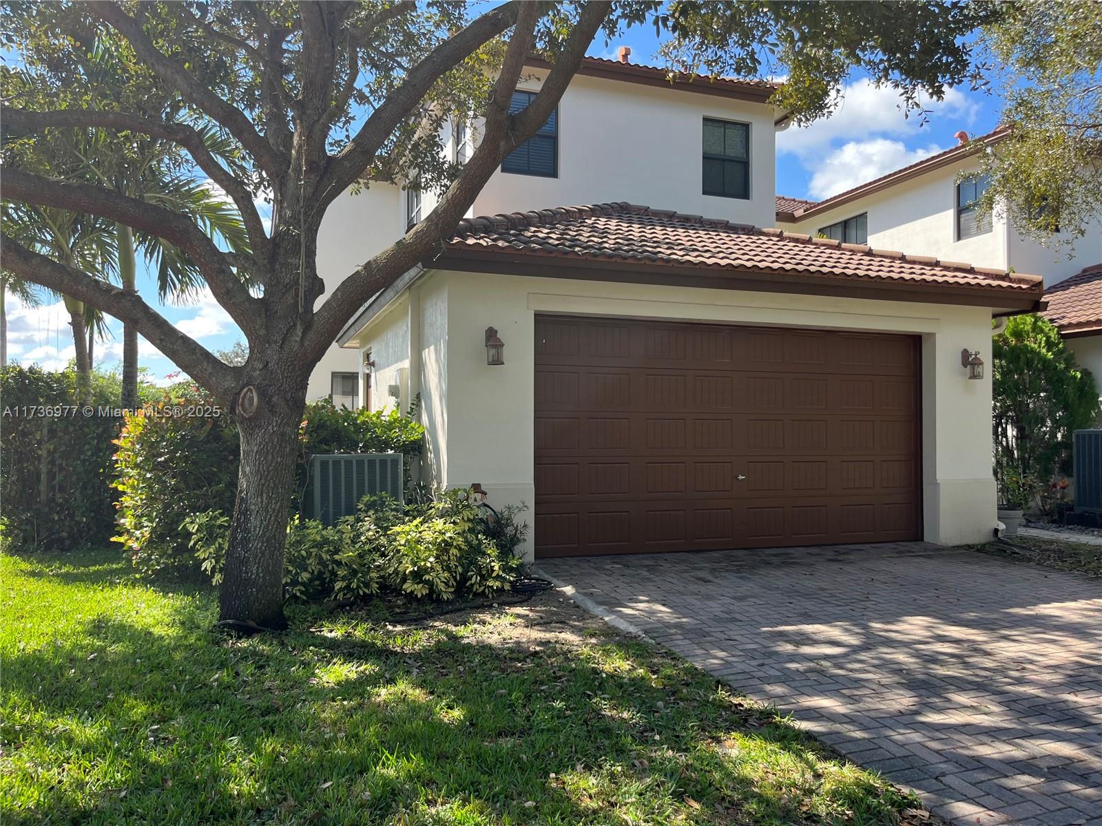 8353 NW 38th St