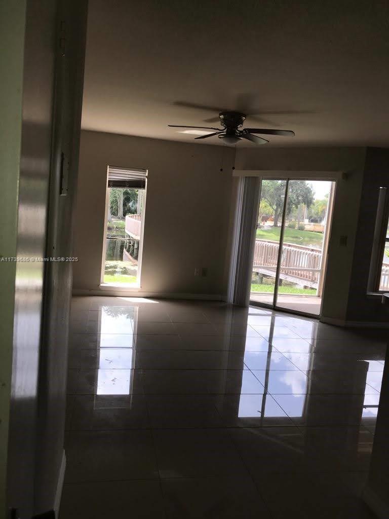 4831 Via Palm Lake # 1209