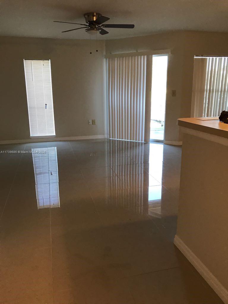 4831 Via Palm Lake # 1209