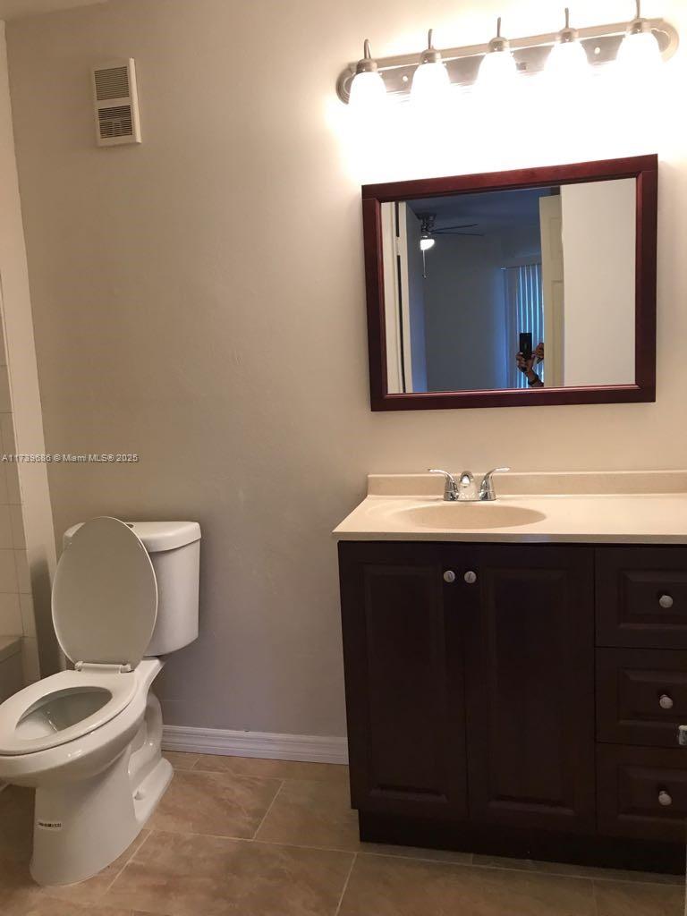 4831 Via Palm Lake # 1209