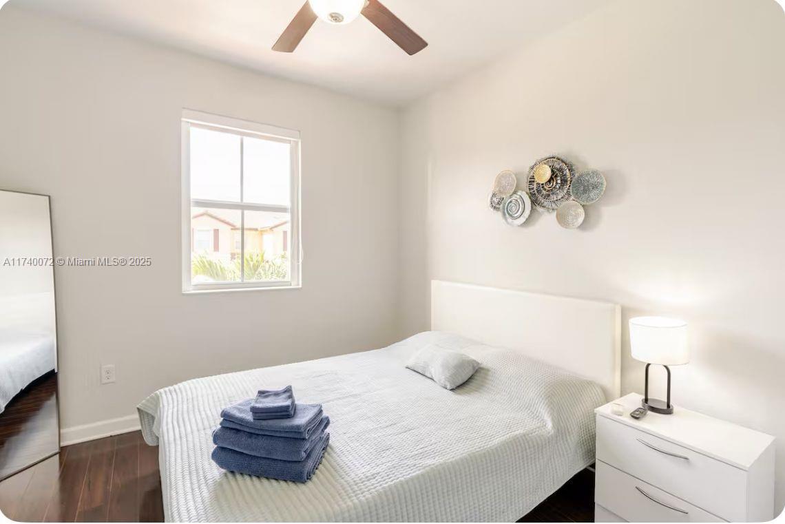 8763 NW 112th Pl Unit: .