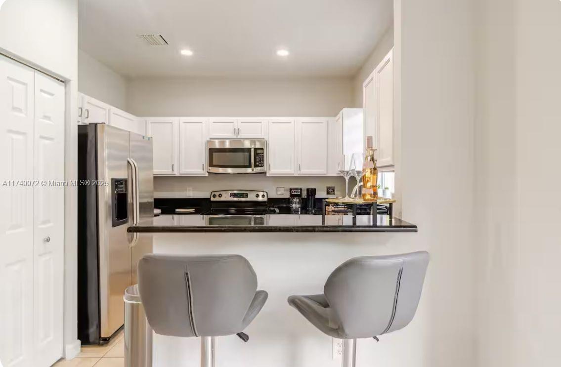 8763 NW 112th Pl Unit: .