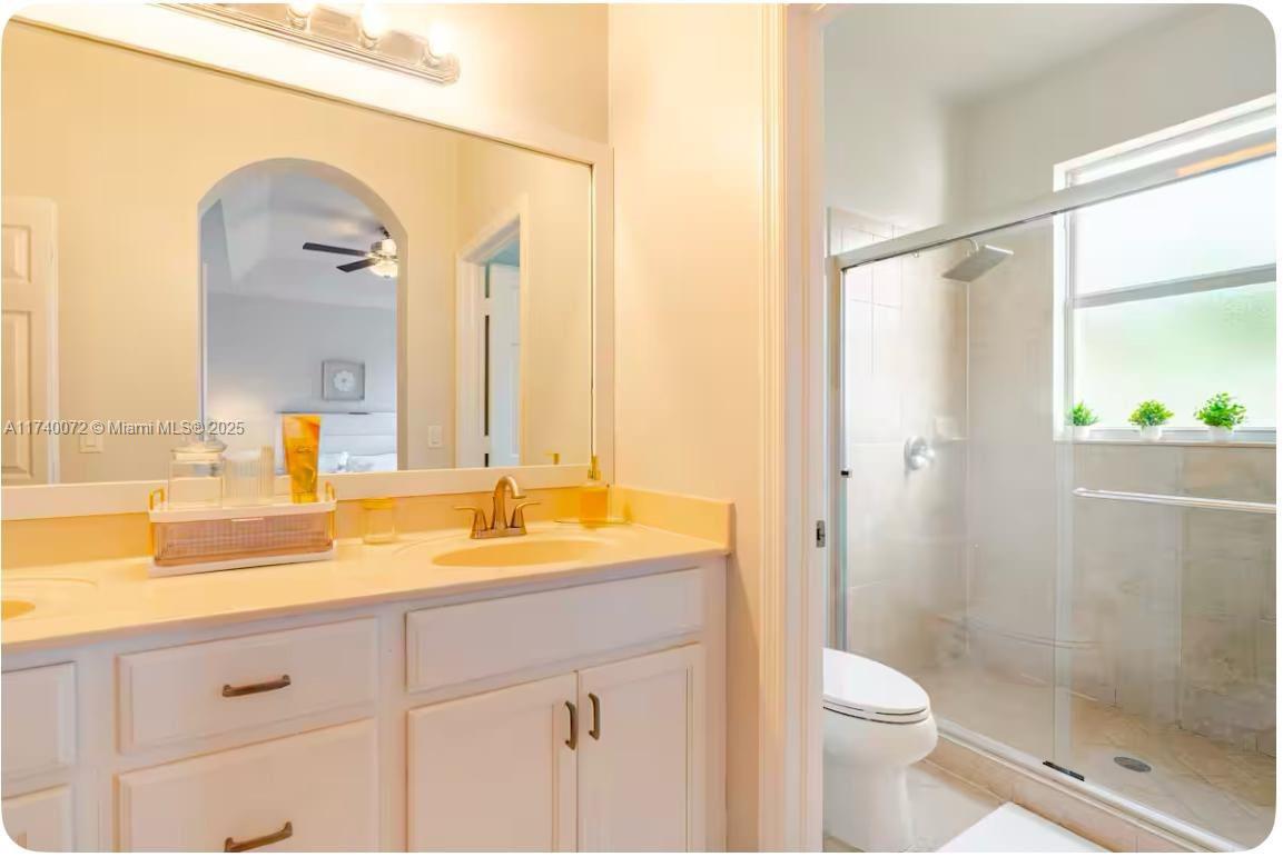 8763 NW 112th Pl Unit: .