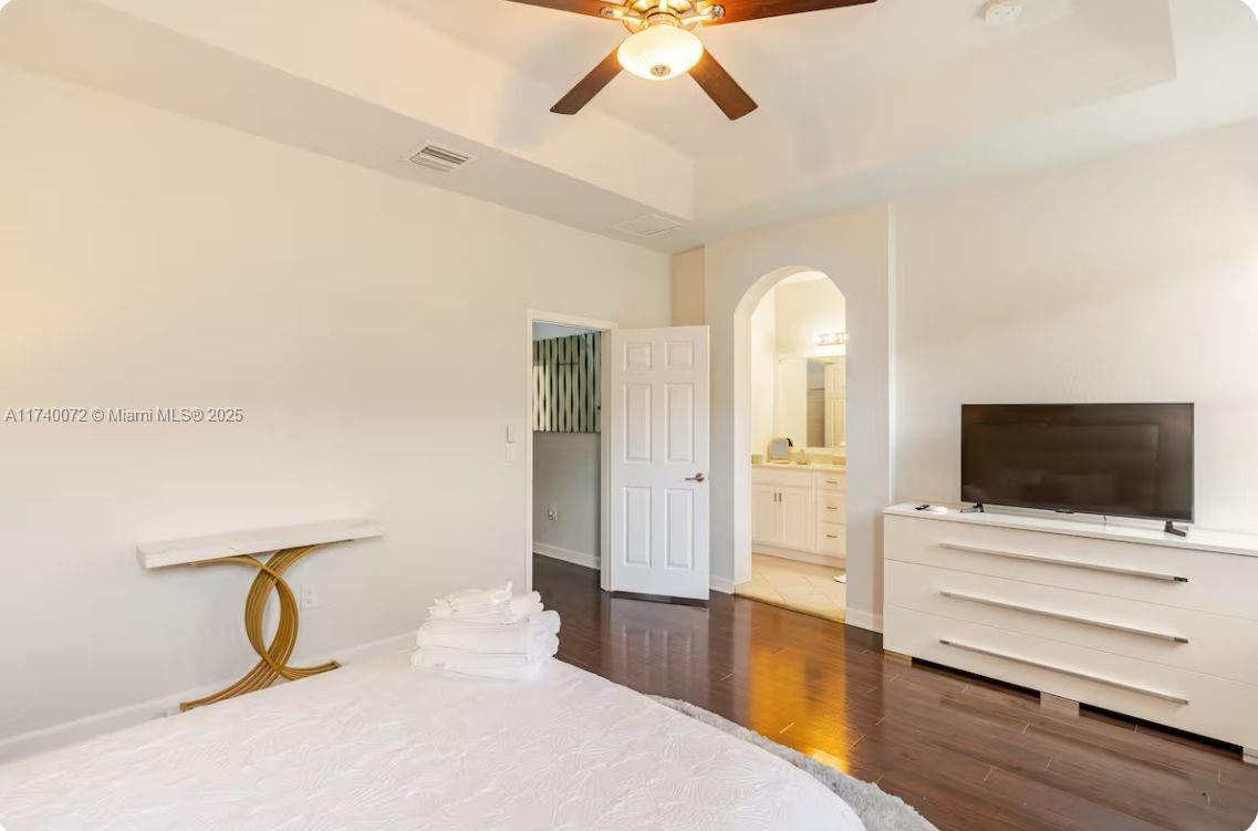 8763 NW 112th Pl Unit: .