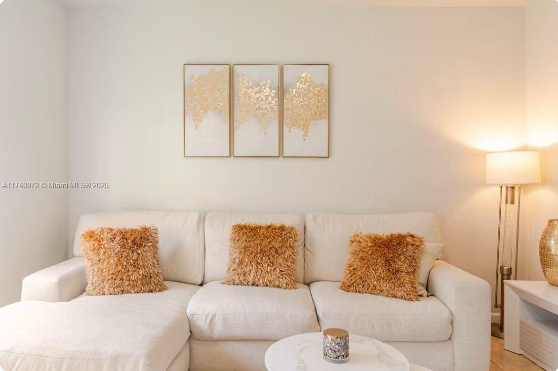 8763 NW 112th Pl Unit: .