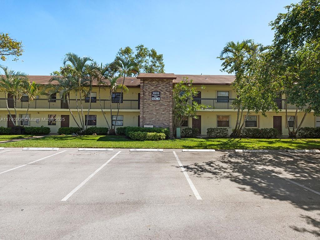 10013 Winding Lake Rd # 208